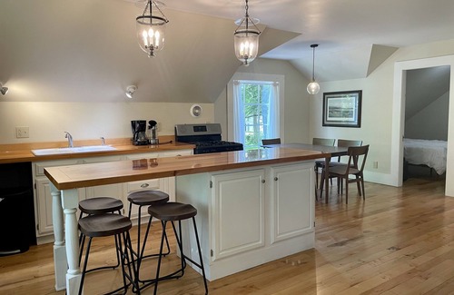 Cooperstown House | Cooper Park Carriage House - Downtown Cooperstown!