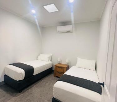 Lightning Ridge Apartment | Cooper's Cottages