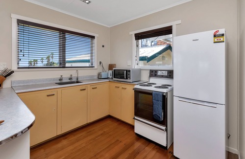 Coopers Beach House | Coopers Kiwi Bach - Coopers Beach Holiday Home