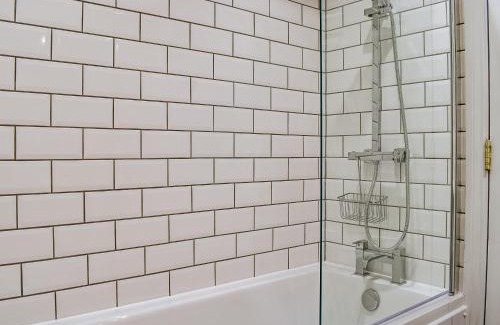 Hewish House | Coopers Townhouse - Cottage