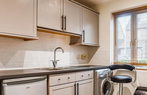 Hewish House | Coopers Townhouse - Cottage