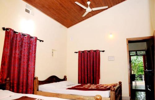 Mahadevpet Hotel | COORG HOTEL AND COTTAGE