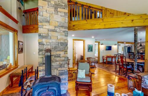Roxbury House | Coos Canyon Lodge