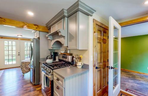 Roxbury House | Coos Canyon Lodge