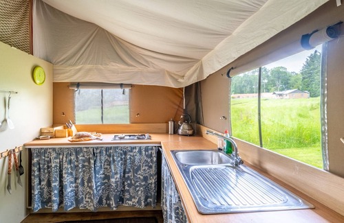 Exton Apartment | Coot is nestled in a walled garden of a rural estate in Exton Park, Rutland