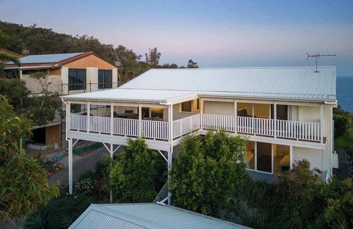 Copacabana House | Copa Art House by Coast Hosting