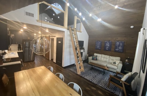 Lake Harmony Estates Cabin | Copper Cabin at Lake Harmony! Lake, private beach, hike, dine, bars & More.