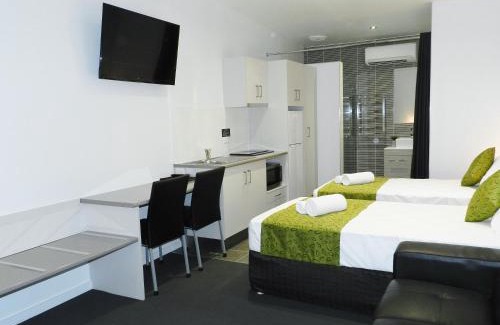 Pioneer Hotel | Copper City Motel