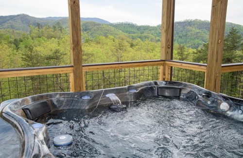 Gatlinburg - Pigeon Forge House | Copper Fox Cabin Home