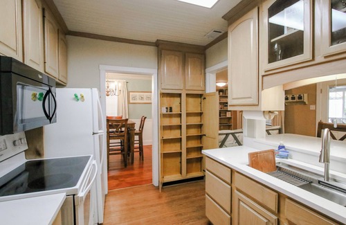 Richmond Hill House | Copper Lantern - Three bed cottage in the heart of Richmond Hill