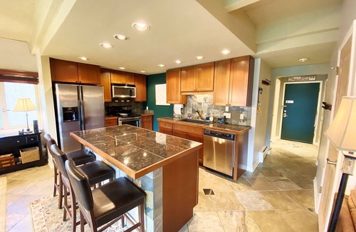 East Village at Copper Condo | Copper Mountain East Village Condo, 2 bdrm/2bth 1k sq ft: 2 min walk to lift