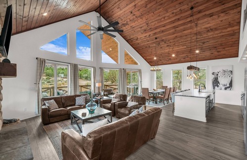 Orderville House | Copper Rock Ridge |Hot Tub |Pool Table| Near Zion