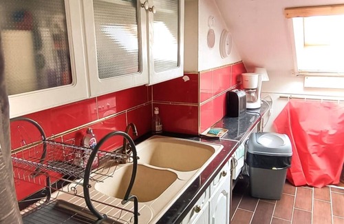 L'Hay-les-Roses Apartment | Coquet 2 Pièces Sous les Toits