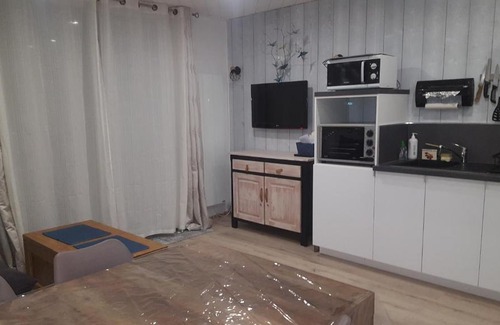 Pla d'Adet Apartment | Coquet appartement 2 étoiles ski ou cures thermales!