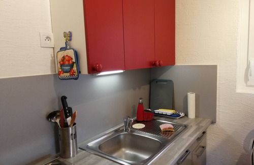 Joyeuse Apartment | Coquette Tiny-House 5 minutes' walk from all amenities, close to must-sees