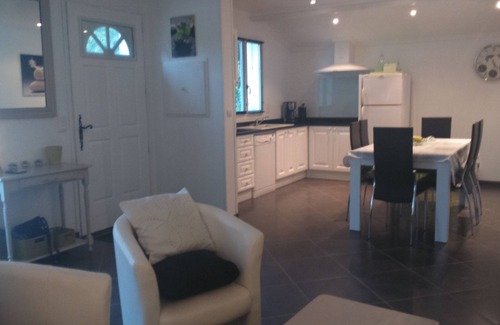 Saint-Pee-sur-Nivelle Cottage | Coquettish cottage T3-96 m2 quiet, swimming pool 8x4 heated in season, terrace 30 m2, Clim