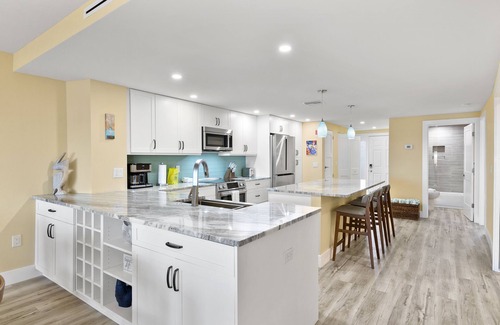 Bradenton Beach Condo | Coquina Moorings 203 | Pool & Boat Dock