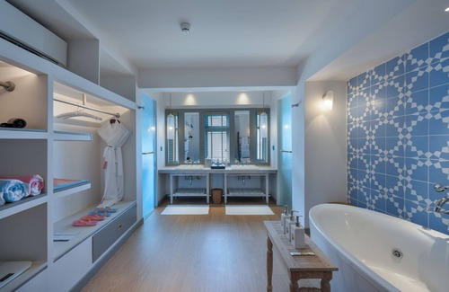 Maamigili Island Resort | Cora Cora Maldives-Premium All-Inclusive