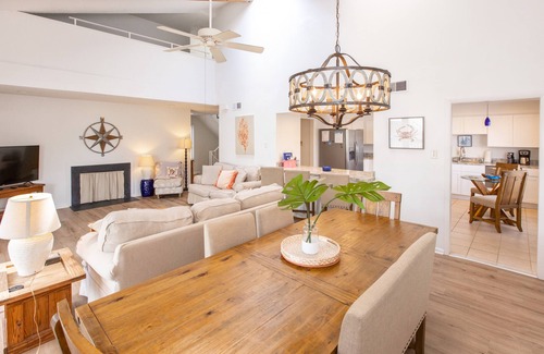 Northeast Virginia Beach House | Coral Beach House - North End VB