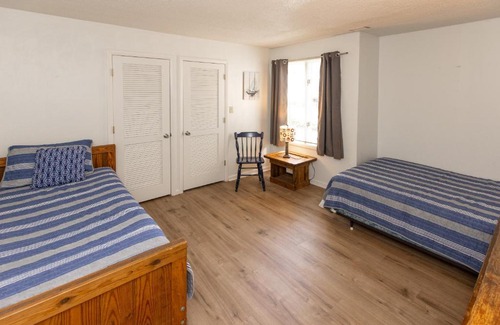 Northeast Virginia Beach House | Coral Beach House - North End VB