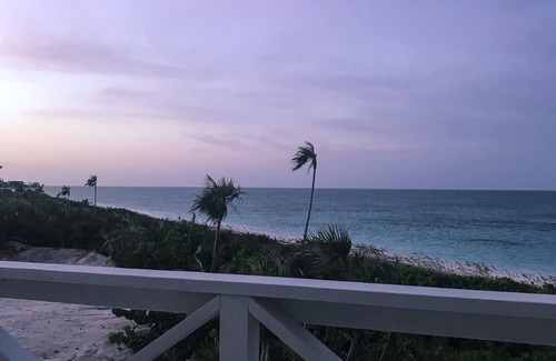 Port Howe Apartment | Coral Beachside - Private Beach Resort