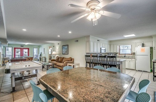 Ash House | Coral Breeze: 10BR/6Bath w/Private Pool & Hot Tub