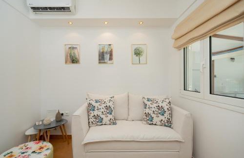 Porto Rafti House | Coral Cottage House by A&D Properties