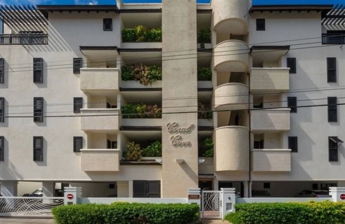 Old Trees Bay Villa | CORAL COVE 15 PENTHOUSE BARBADOS - Beachfront Penthouse