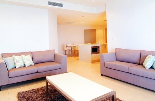 Bowen Hotel | Coral Cove Apartments