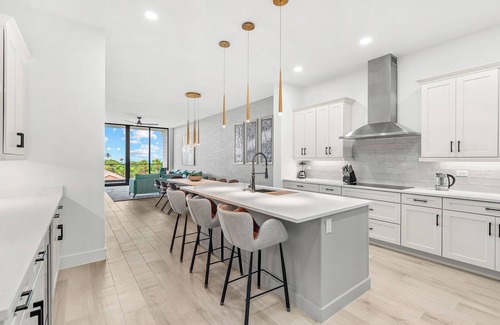 Melbourne Beach Condo | Coral Cove | NEW Beachfront Condo w Luxe Master, PVT Balcony & Upscale Amenities