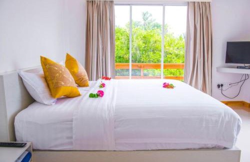 Hulhudhoo Hotel | CORAL CROWN HOTEL & SPA , Meedhoo, Addu City, Maldives