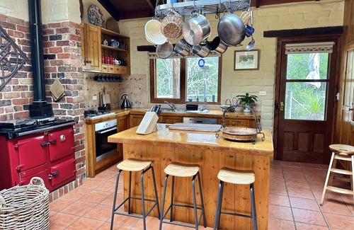 Forrest House | Coral Fern Retreat - bush paradise (free wifi)