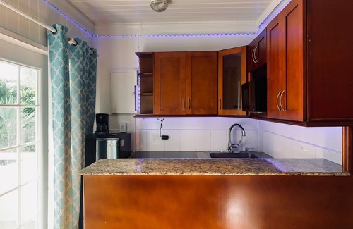 Coral Harbour Hotel | Coral Harbour Beach House And Villas
