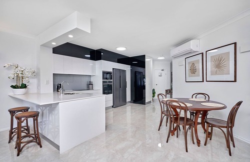 Palm Cove Apartment | Coral Horizons Beachfront Apartment