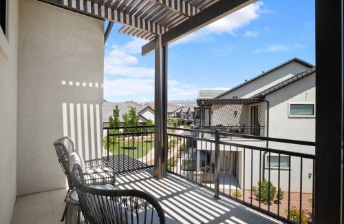 Santa Clara House | Coral Paradise - Community Pool