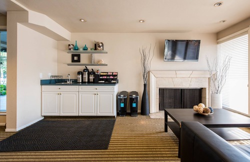 East End Apartment | Coral Reef Inn & Suites