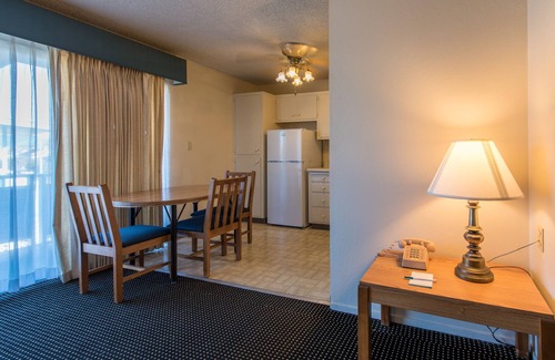 East End Apartment | Coral Reef Inn & Suites