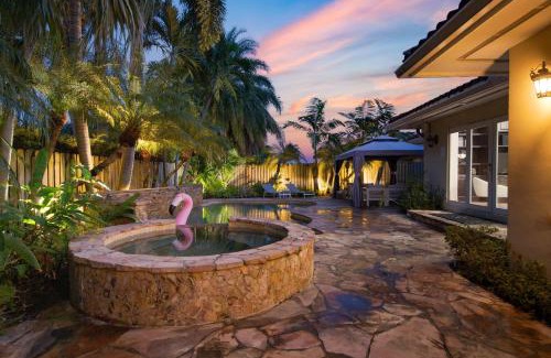 Coral Ridge House | Coral Ridge Getaway by AvantStay Pool Hot Tub Billiards 5mins to Beach