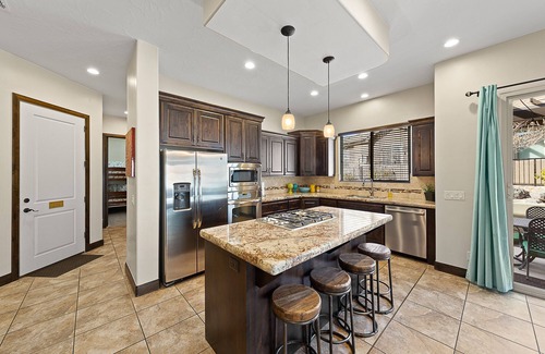 Washington House | Coral Ridge Retreat 1! Right Across the Street from Pools!