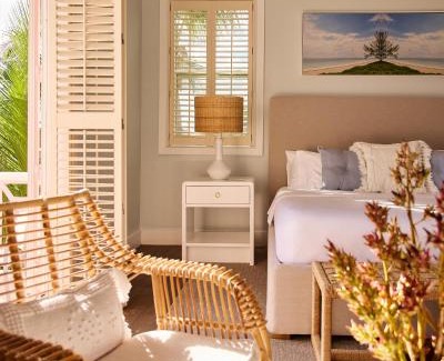 Dunmore Town Hotel | Coral Sands Inn & Cottages