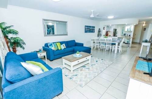 Agnes Water Apartment | Coral Sands - Modern, Central Three-Bedroom Poolside Unit in Stunning Agnes Water