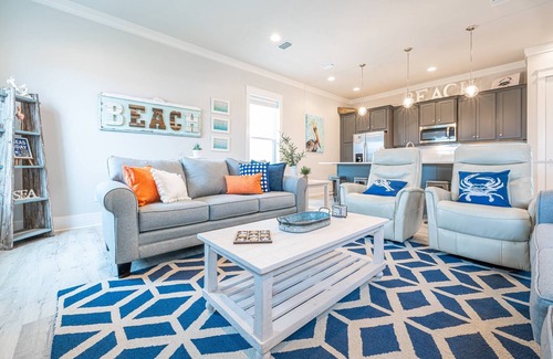 Miramar Beach House | Coral Sunset: Free golf cart, 2min to beach, Heated pool steps away, Bunk rooms