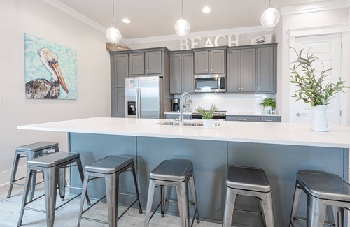 Miramar Beach House | Coral Sunset: Free golf cart, 2min to beach, Heated pool steps away, Bunk rooms