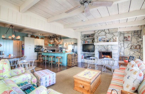 Sunset Beach House | Coral Vibes