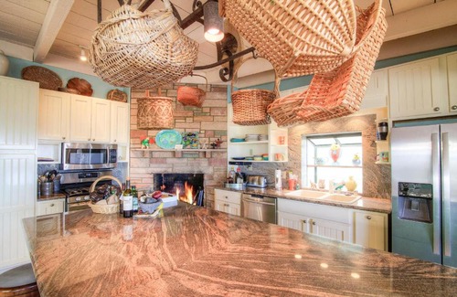 Sunset Beach House | Coral Vibes