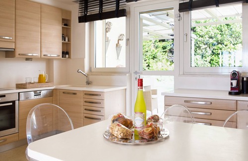 Chalcis Villa | Coral Villa- 4 bedroom Villa-next the beach-with Sharing Swimming Pool