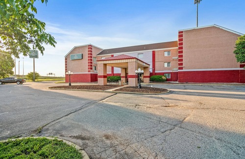 Wichita Hotel | Coratel Plus Luxury 2 Queen Bed Suite with Sofa Non-Smoking Oversized