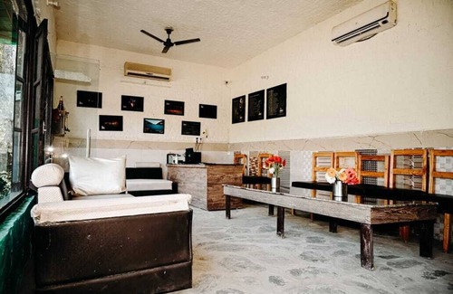 Bail Parao Hotel | Corbett Tiger Unit of Gadabout Hotels