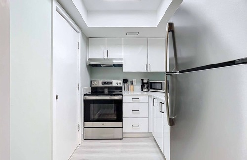 Harbordale Condo | Cordova Arms by Rocketstay