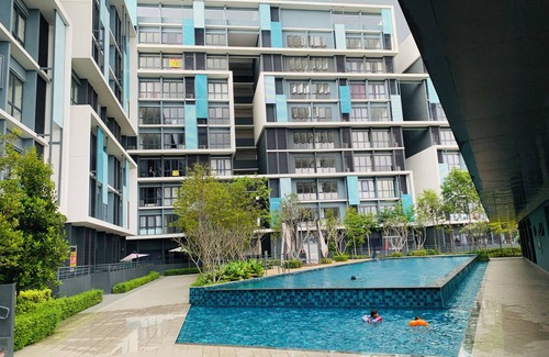 Kota Warisan Apartment | CoreSoho Suite by BKAstaycation KotaWarisan Sepang KLIA Airport, Free WiFi